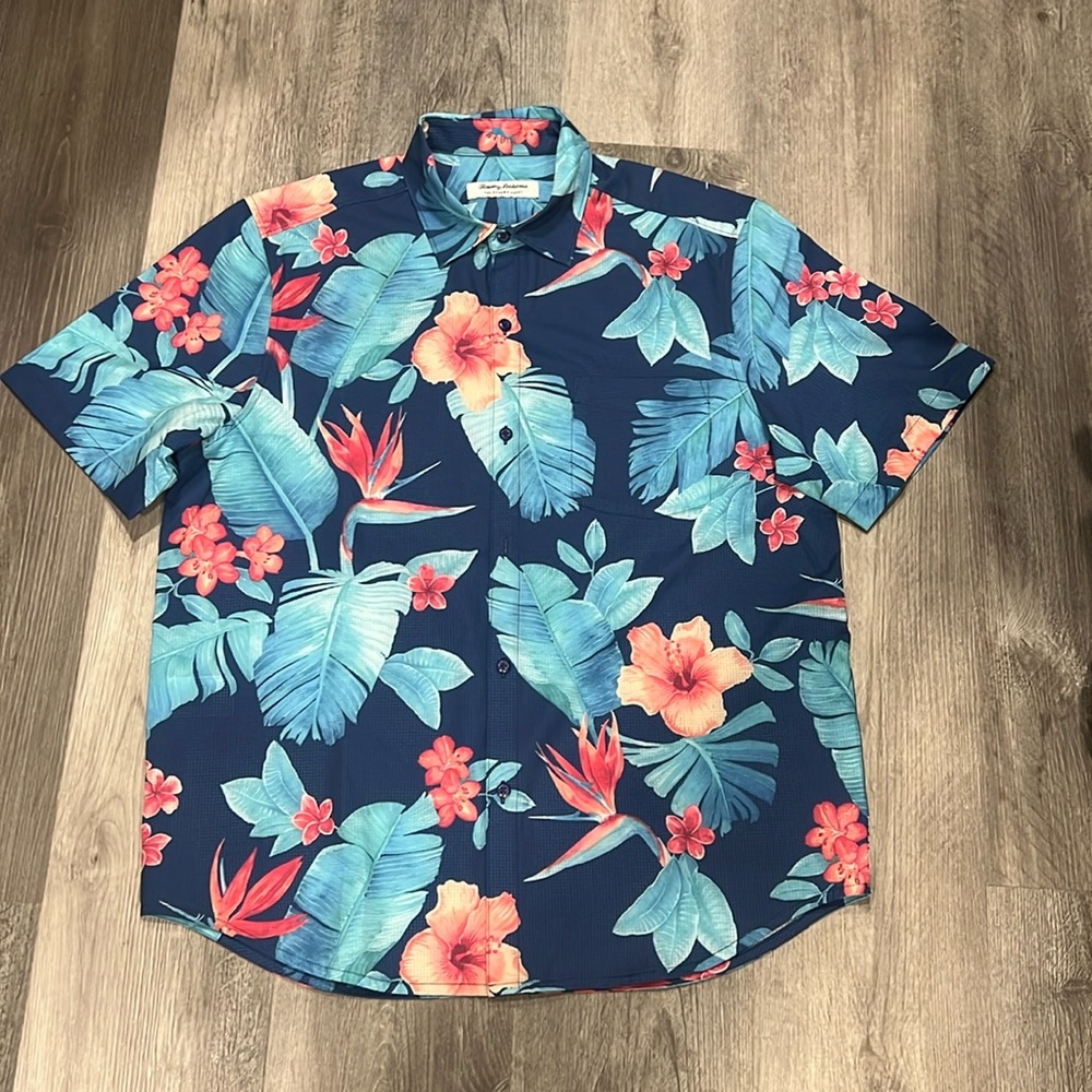 Tommy Bahama Men's S Bahama Coast Paradiso Island Zone Camp Shirt, size M